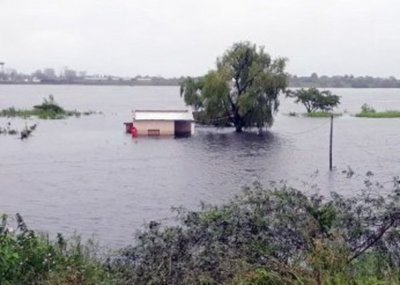 Río Paraguay no deja de subir