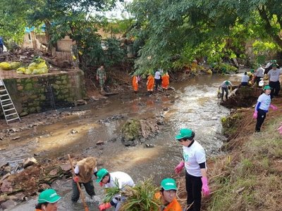 Sigue limpieza del arroyo San Lorenzo