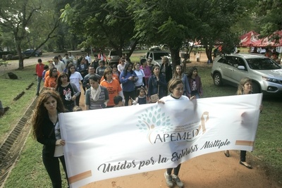 Recuerdan lucha contra la Esclerosis Múltiple con jornada culinaria y caminata