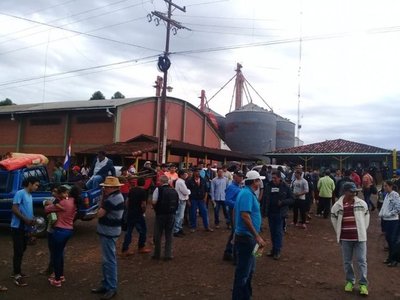 Yerbateros sitian planta industrial