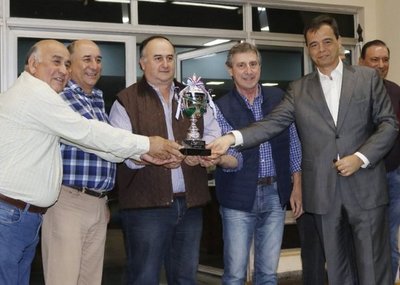 Valente Duque, la liebre en el premio albiceleste