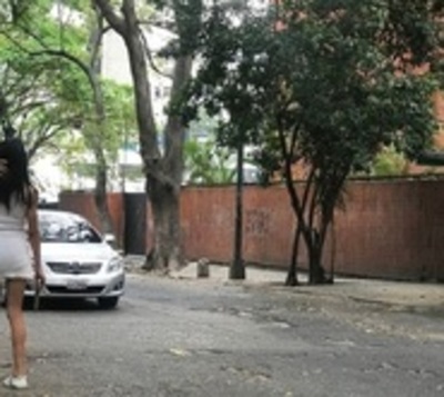 Ante crisis, prostitutas de Caracas aceptan comida como parte de pago