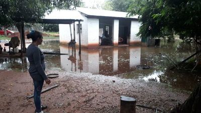 San Pedro: viven en extrema pobreza y en medio del agua