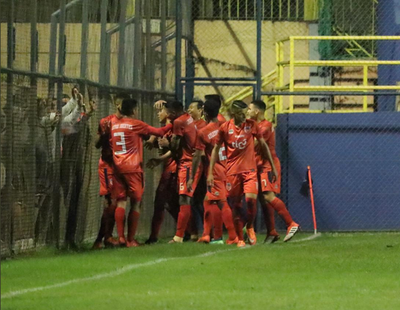Trinidense, otro de Intermedia, afuera