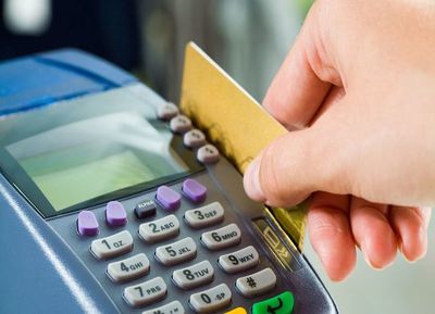 Pese a amenaza de sanciones, restaurantes no aceptarán tarjetas
