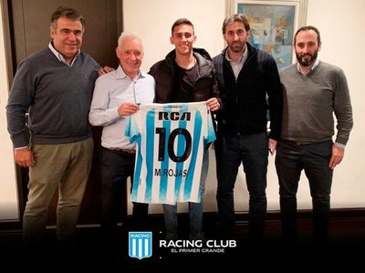 Racing presentó al ‘10’ Rojas