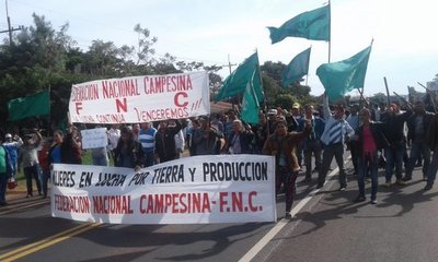 Mandioqueros cierran ruta en San Pedro y Caaguazú