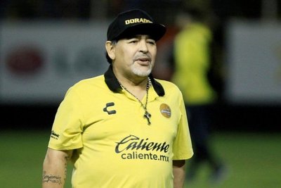 Maradona deja a los Dorados por motivos de salud
