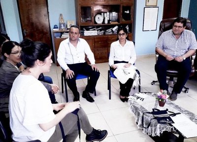 Escuela para elaborar el poncho para’i