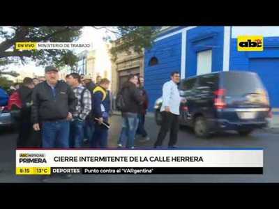 Cierre intermitente de la calle Herrera