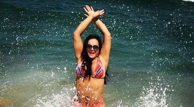La siempre Diva Zuni Castiñeira celebra su cumpleaños en las playas de Río de Janeiro