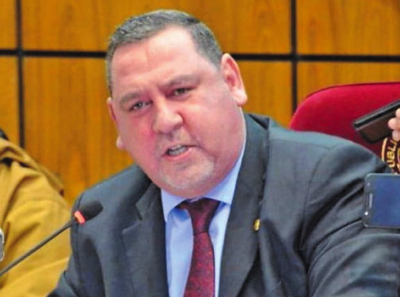 Anuncian acción contra senador