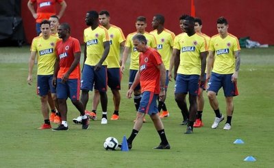 Queiroz dirigió a los suplentes