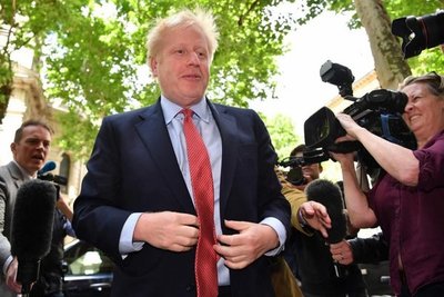 Disputa a gritos con su novia interfiere en la campaña de Boris Johnson