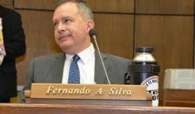Exigen destitución de Silva Facetti del JEM por mal uso de influencias