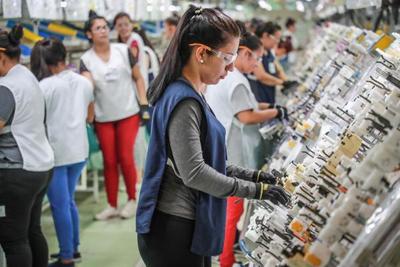 Desafío del Gobierno que más personas perciban salario mínimo