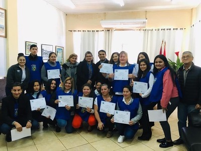 Nuevos profesionales en costura industrial