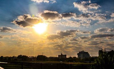 Meteorología anuncia jornada cálida con vientos del noreste