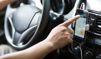 Uber y MUV rechazan "monopolio" de taxistas