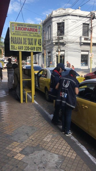 SET realiza realiza control a taxistas porque deben emitir factura