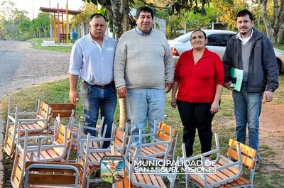 Entregan mobiliarios a escuelas de San Miguel