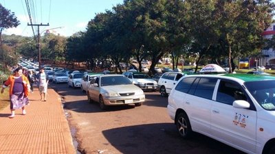 Taxistas de CDE y Asunción marcharán contra Uber y MUV