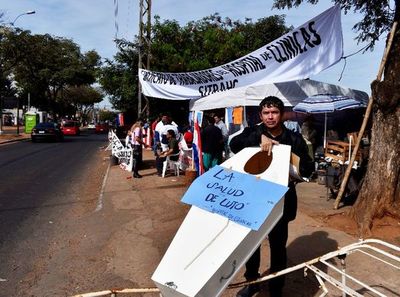 Clínicas expectante de respuesta del Gobierno