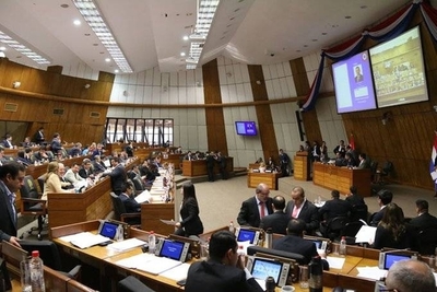 HOY / Diputados rechazan veto de Abdo a ley de autoblindaje y disipa pérdida de investiduras