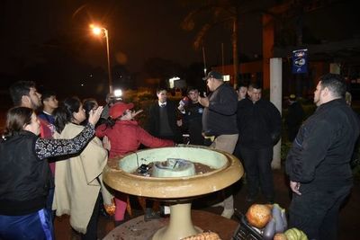 Atacan a golpes y picanas a manifestantes en J.A. Saldívar
