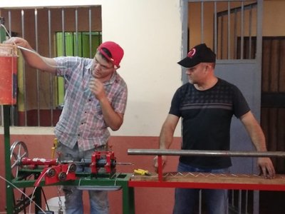 La primera fábrica de tejidos de alambre en una cárcel