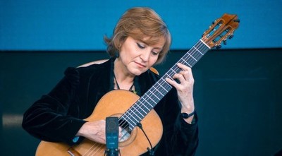 Berta Rojas, la primera mujer en recibir la “Guitarra de Plata”