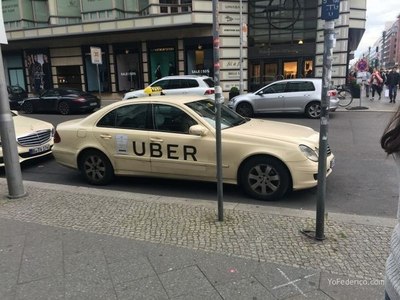 Dinatran recomienda que Uber y MUV lleven distintivos para identificarlos
