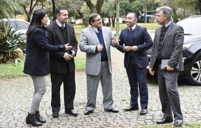 René Fernández promete investigar sin excepciones