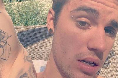 Justin Bieber mostró su nueva dentadura de diamantes valuada en 50 mil dólares