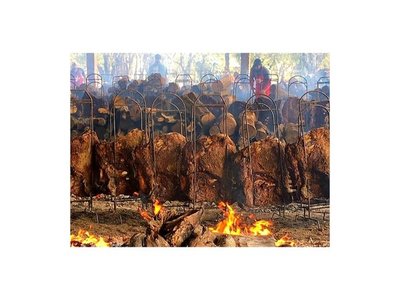 Impresionante fiesta de la costilla en Naranjal