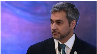 "Presión ciudadana le hizo dar marcha atrás a Mario Abdo", asegura senador