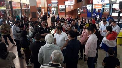 Intendente encabeza incidentes en terminal de Ciudad del Este