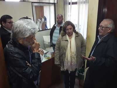 Directora jurídica de la comuna califica de “negociada” a resolución que ordena devolver la terminal de CDE