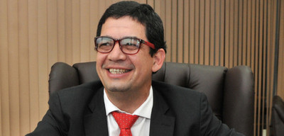 Analizan juicio político contra Hugo Velázquez