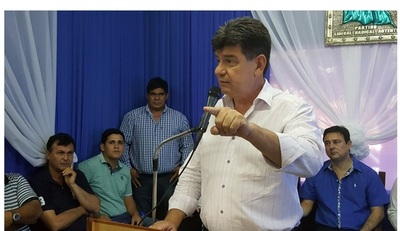 "Lo de Itaipú están llevando como negocio de mafia", repudia Efraín