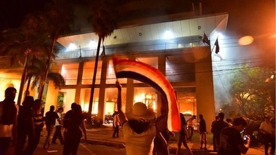 Bloque pro-enmienda de Cartes busca capturar el poder a toda costa