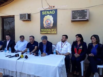 Fiscalía imputó a 15 personas vinculadas al esquema de contrabando de celulares en CDE