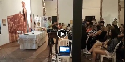 Buena cantidad de personas en charla sobre historia de San Lorenzo