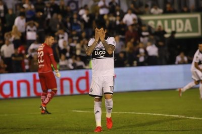Olimpia pierde a cinco titulares ante Libertad