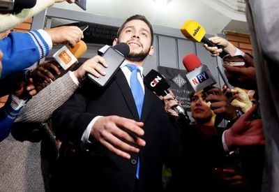Asesor jurídico de Velázquez no está matriculado como abogado