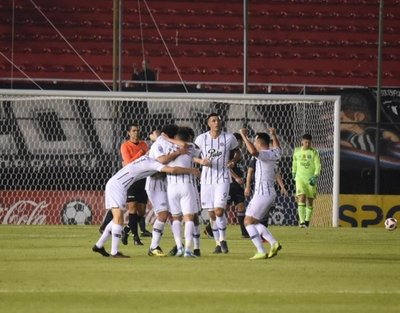 Libertad le saca el invito a un decaído Olimpia