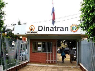 Denuncian a la Dinatran por otorgar itinerario sin licitar
