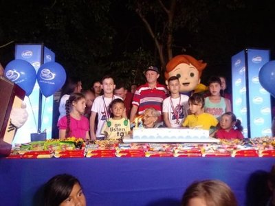 Gran festejo de cumpleaños solidario tras video de Firulais