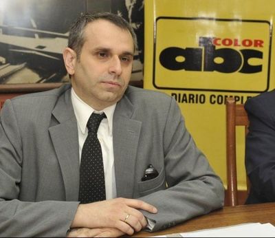 Piden captura internacional de joven que denunció a Kriskovich