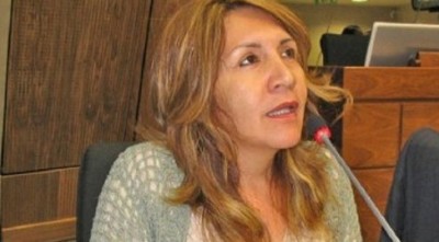 En reunión pro juicio político, Zulma Gómez estuvo en contínuo contacto con HC